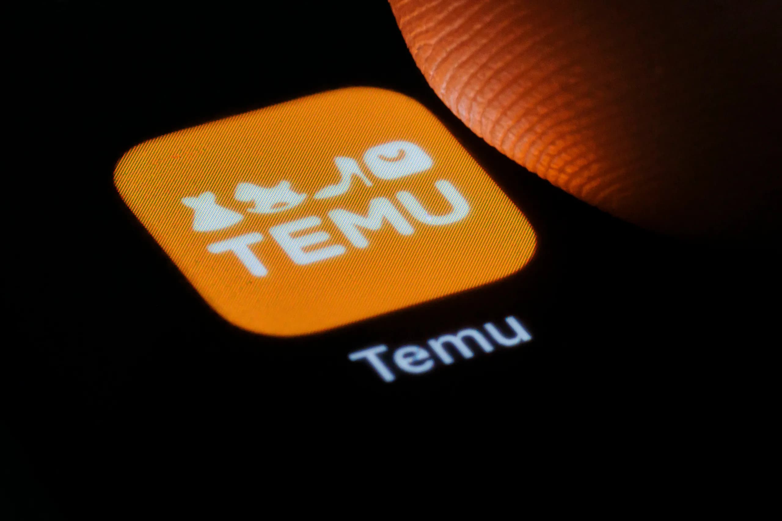 Why Temu benefits mobile-centric shoppers seeking convenience and flexibility